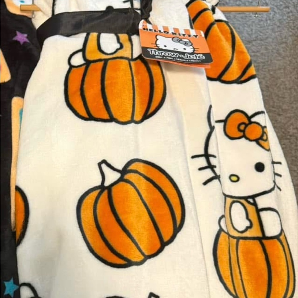 Hello Kitty Pumpkin Blanket- Orange and White